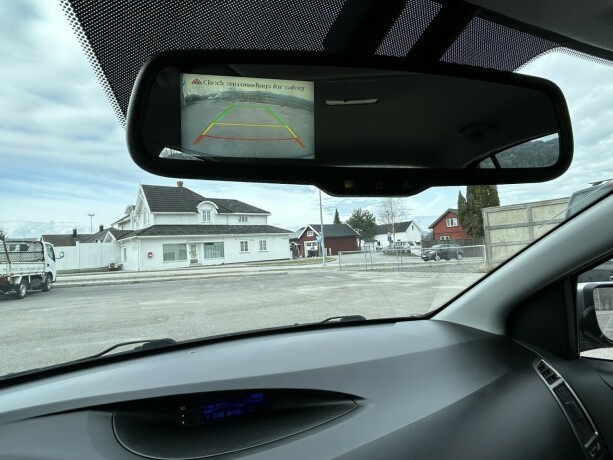 hyundai-i20-bensin-2013-big-23