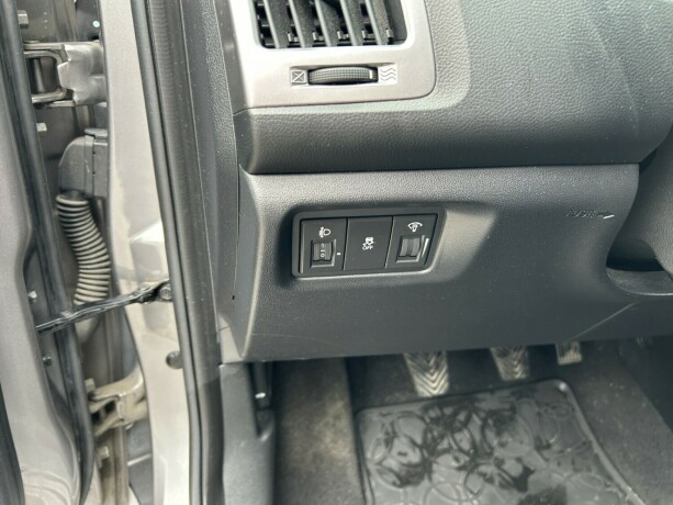 hyundai-i20-bensin-2013-big-15