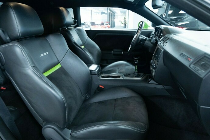 dodge-challenger-bensin-2011-big-14