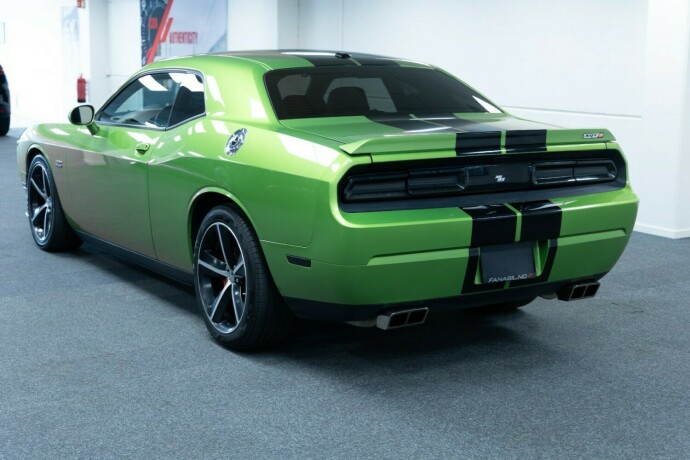 dodge-challenger-bensin-2011-big-1