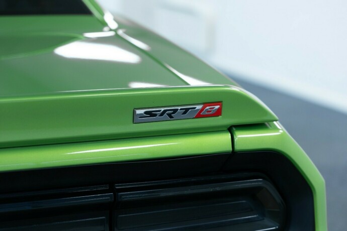 dodge-challenger-bensin-2011-big-16