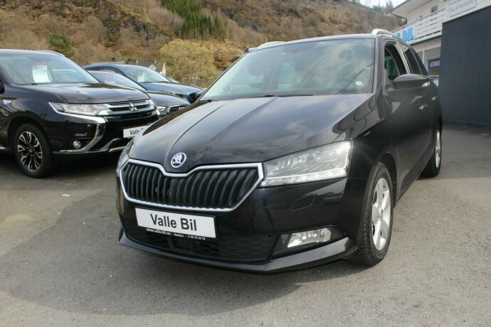 skoda-fabia-bensin-2019-big-1