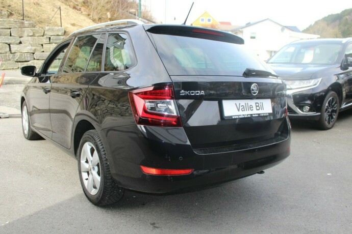 skoda-fabia-bensin-2019-big-2