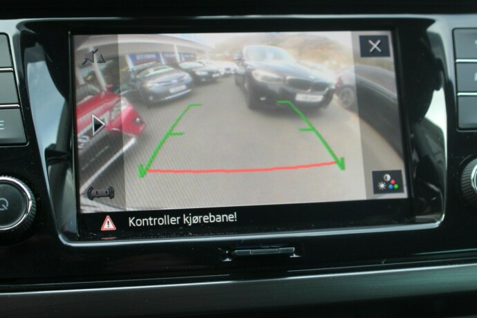 skoda-fabia-bensin-2019-big-13