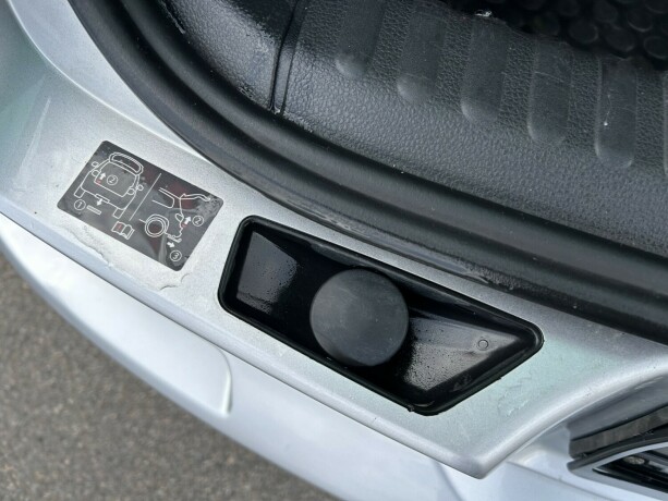 volkswagen-tiguan-diesel-2011-big-9