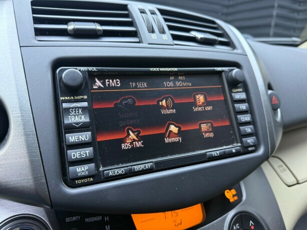 toyota-rav4-diesel-2010-big-19