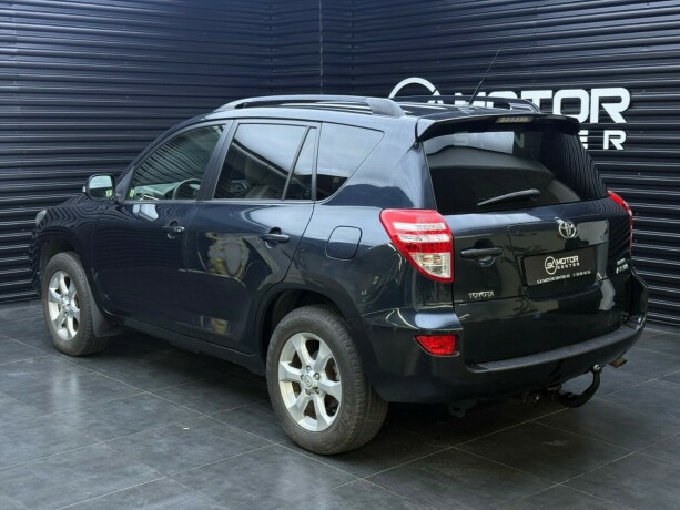 toyota-rav4-diesel-2010-big-1
