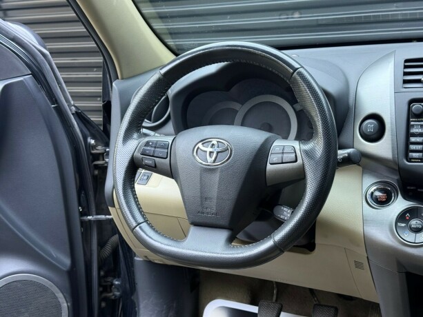 toyota-rav4-diesel-2010-big-12