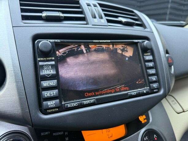 toyota-rav4-diesel-2010-big-17