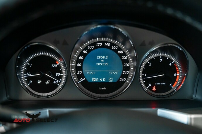 mercedes-benz-glk-diesel-2010-big-34