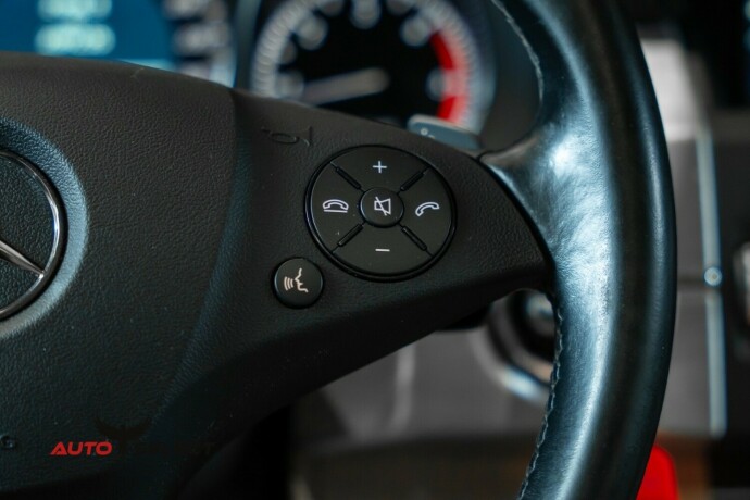 mercedes-benz-glk-diesel-2010-big-35