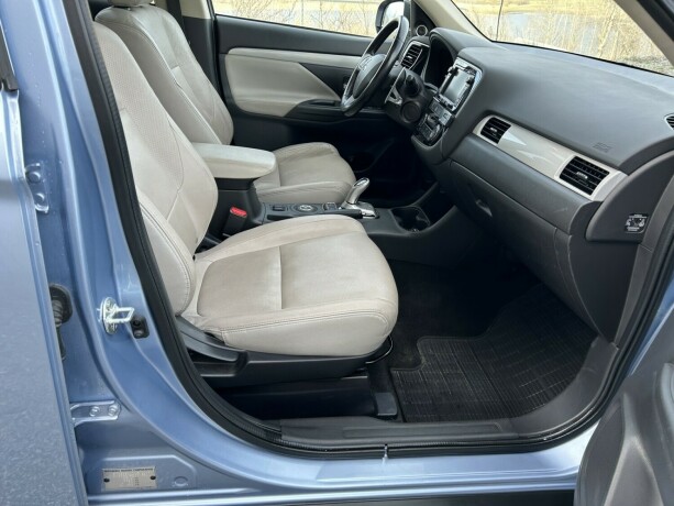 mitsubishi-outlander-elektrisitetbensin-2015-big-11