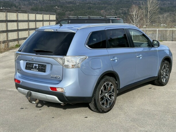 mitsubishi-outlander-elektrisitetbensin-2015-big-6