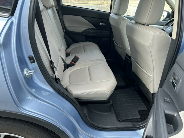 mitsubishi-outlander-elektrisitetbensin-2015-big-10