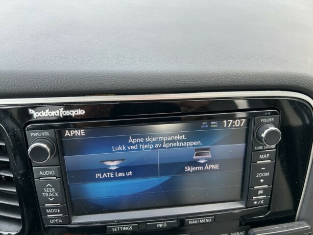 mitsubishi-outlander-elektrisitetbensin-2015-big-31