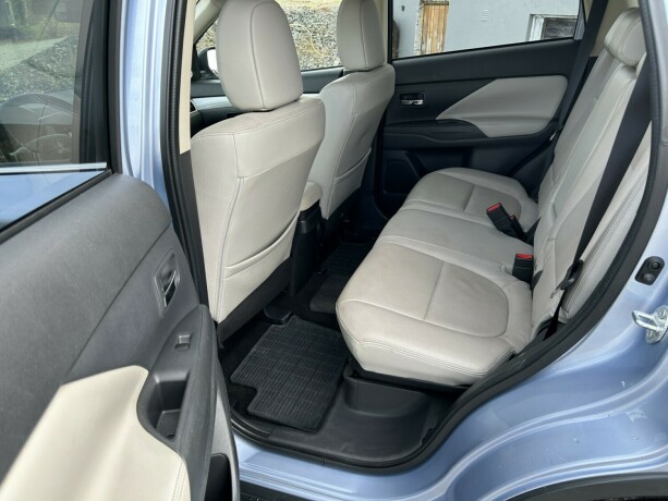 mitsubishi-outlander-elektrisitetbensin-2015-big-13