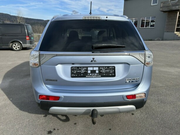 mitsubishi-outlander-elektrisitetbensin-2015-big-5