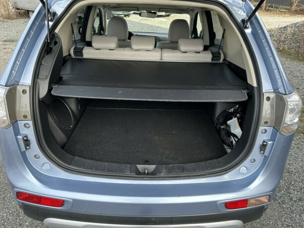 mitsubishi-outlander-elektrisitetbensin-2015-big-8