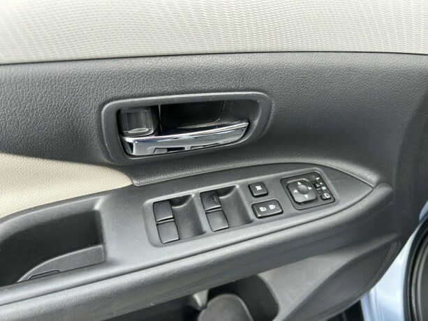 mitsubishi-outlander-elektrisitetbensin-2015-big-16