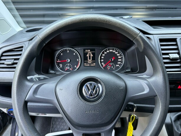 volkswagen-transporter-diesel-2018-big-11