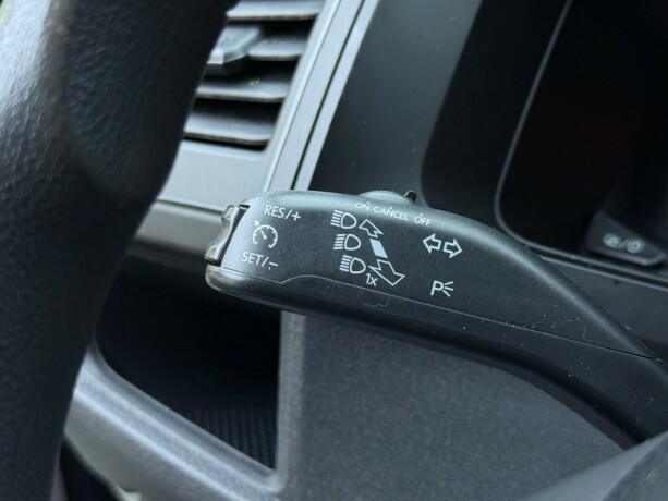 volkswagen-transporter-diesel-2018-big-12