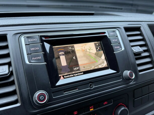 volkswagen-transporter-diesel-2018-big-14