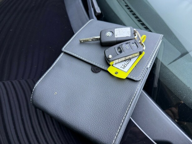 volkswagen-transporter-diesel-2018-big-30