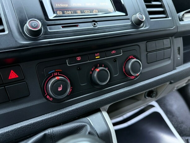 volkswagen-transporter-diesel-2018-big-18