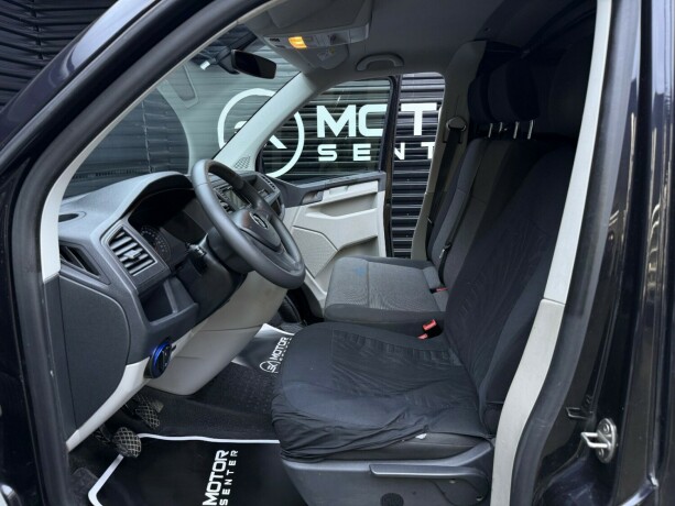 volkswagen-transporter-diesel-2018-big-28