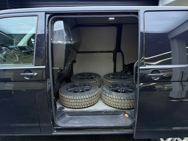 volkswagen-transporter-diesel-2018-big-20