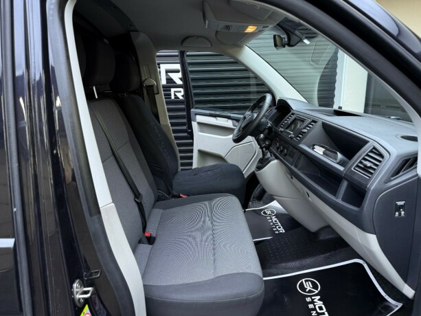 volkswagen-transporter-diesel-2018-big-29