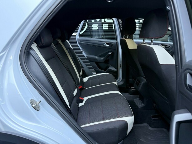 volkswagen-t-roc-diesel-2020-big-35