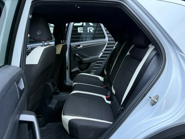 volkswagen-t-roc-diesel-2020-big-34