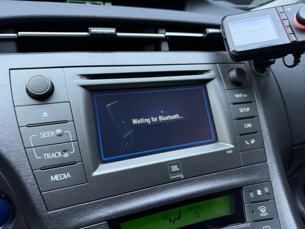 toyota-prius-elektrisitetbensin-2013-big-22