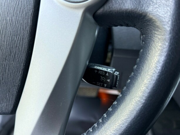 toyota-prius-elektrisitetbensin-2013-big-14