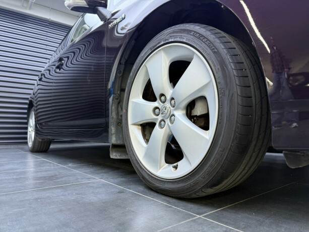 toyota-prius-elektrisitetbensin-2013-big-7