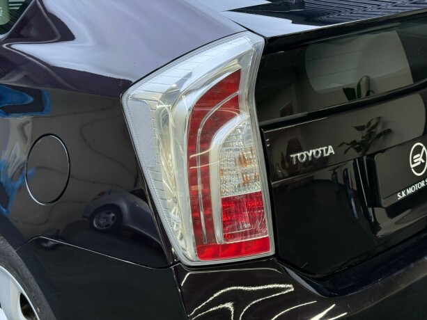 toyota-prius-elektrisitetbensin-2013-big-6