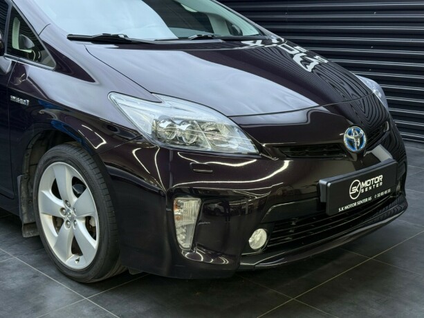 toyota-prius-elektrisitetbensin-2013-big-2