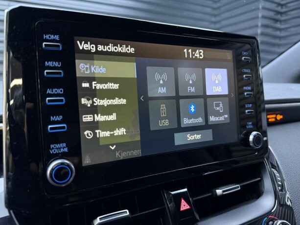 toyota-corolla-elektrisitetbensin-2021-big-16