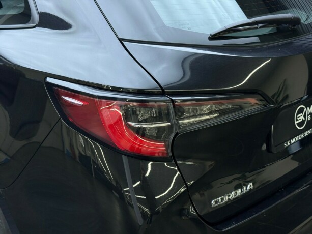 toyota-corolla-elektrisitetbensin-2021-big-6