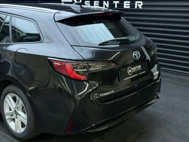 toyota-corolla-elektrisitetbensin-2021-big-5