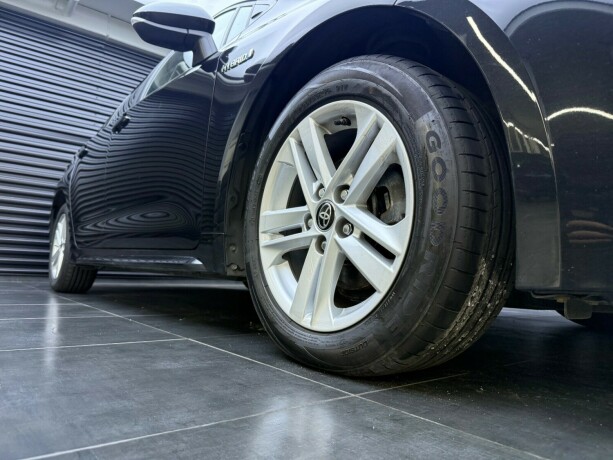 toyota-corolla-elektrisitetbensin-2021-big-7