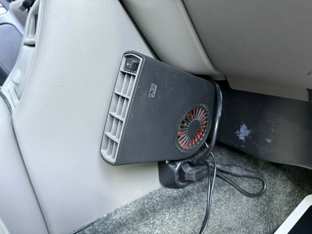 chevrolet-tahoe-bensin-2002-big-24