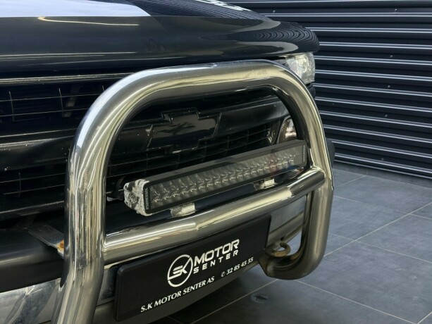 chevrolet-tahoe-bensin-2002-big-3