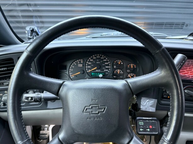 chevrolet-tahoe-bensin-2002-big-12