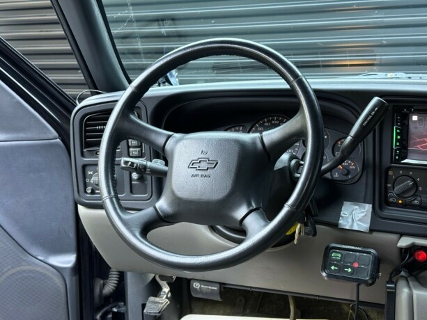 chevrolet-tahoe-bensin-2002-big-11