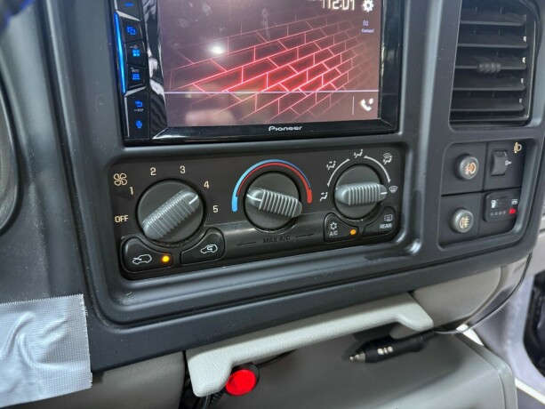 chevrolet-tahoe-bensin-2002-big-19