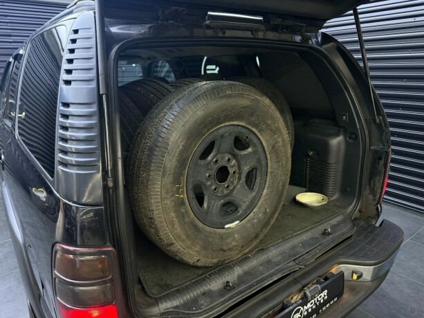 chevrolet-tahoe-bensin-2002-big-27