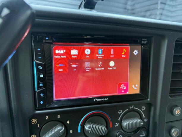 chevrolet-tahoe-bensin-2002-big-17