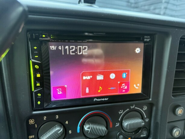 chevrolet-tahoe-bensin-2002-big-16